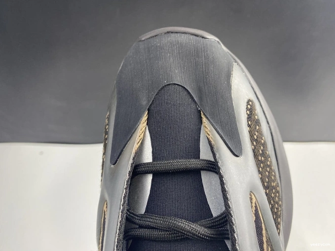 ADIDAS 700 YEEZY GY0189 V3 0915